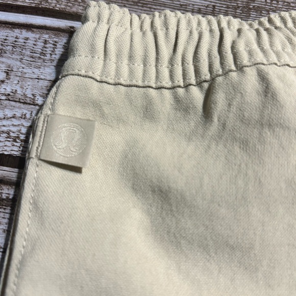 Lululemon Relax Fit Pull on Men’s Shorts - Picture 5 of 6